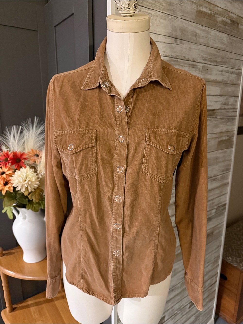 Canyon River Blues Women's Button-Down Shirt - Caramel Brown small corduroy